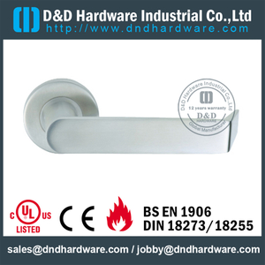 الفولاذ المقاوم للصدأ نموذج جديد الحديثة التصميم الحديث باب التعامل مع الباب المعدني - DDSH109