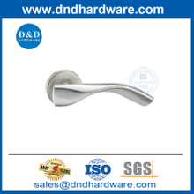 مقبض الباب الصناعي مقابض الأبواب الصلبة على غرار الفولاذ المقاوم للصدأ DDSH049